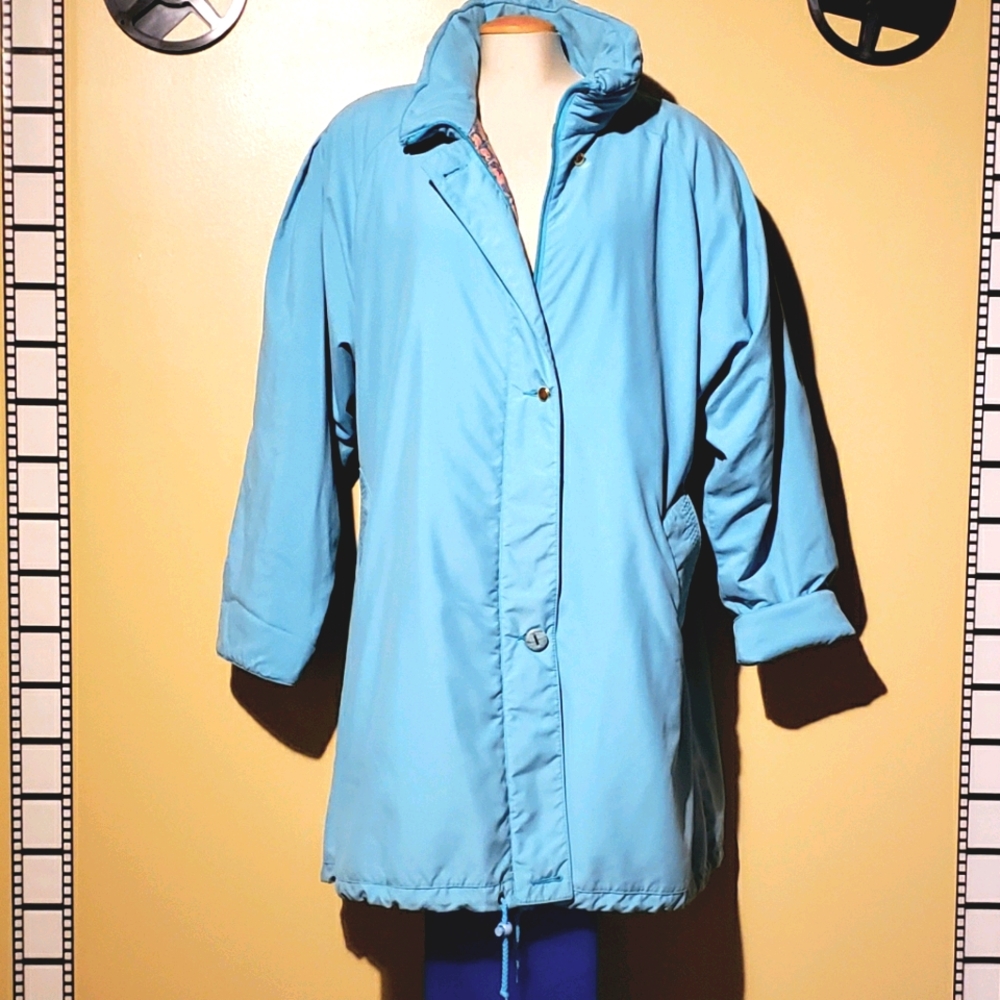 SACHET of Canada coat.